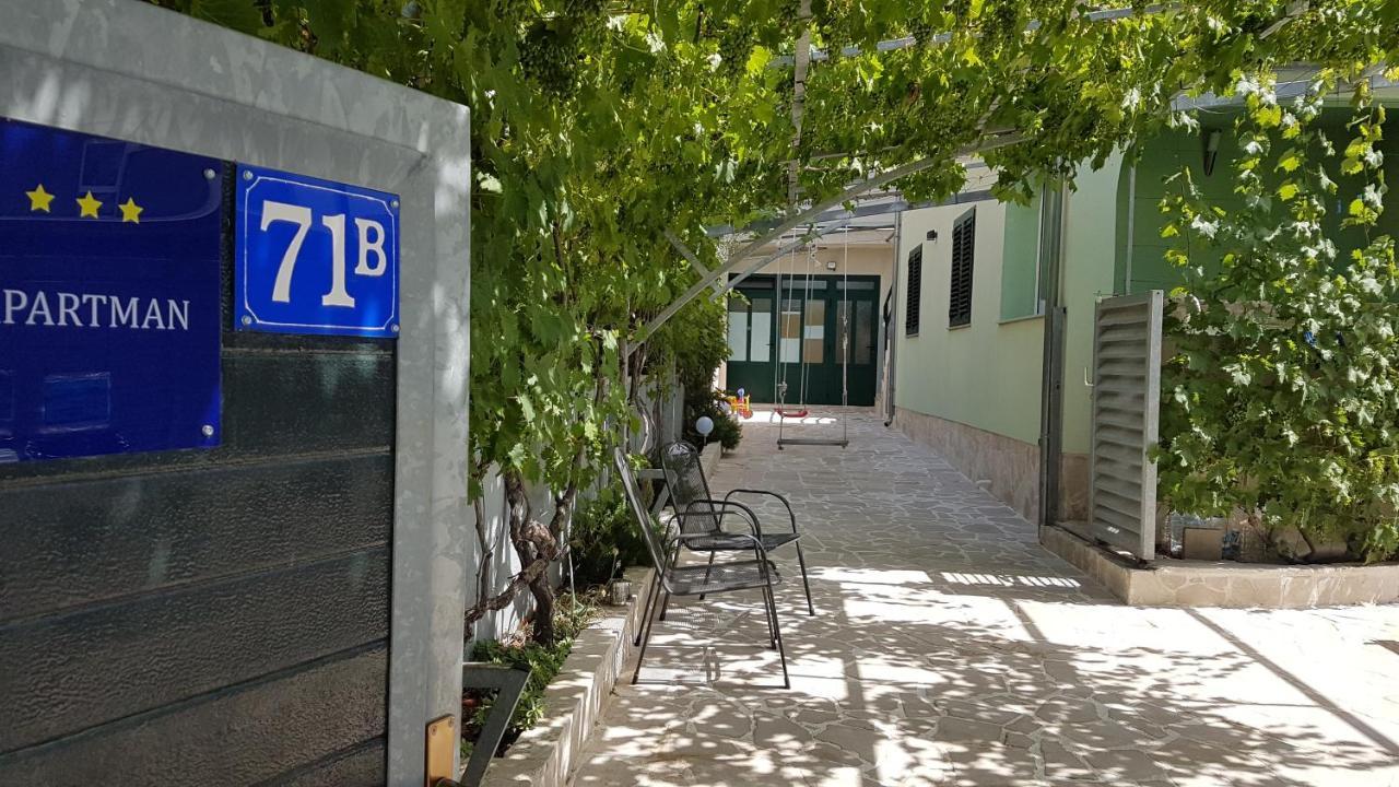 Apartmani Vincek Vodice Luaran gambar